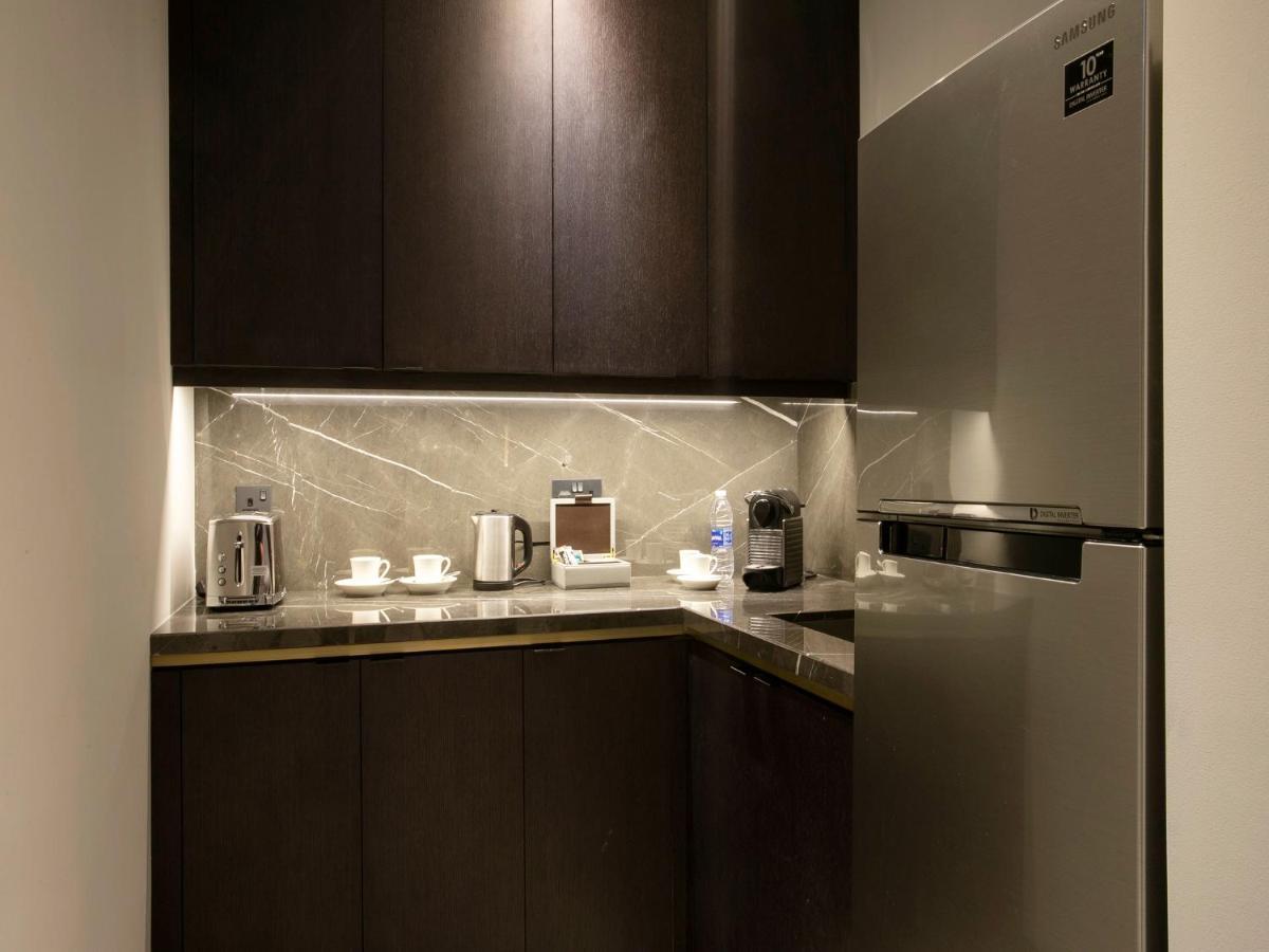 כוויית Hyatt Regency Al Kout Mall מראה חיצוני תמונה A kitchen in a hotel room