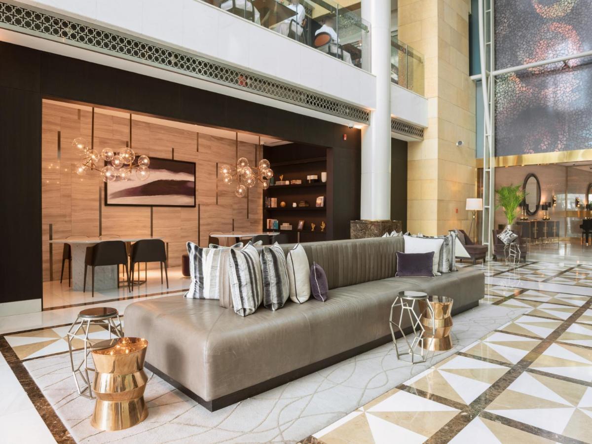 כוויית Hyatt Regency Al Kout Mall מראה חיצוני תמונה The lobby of the hotel