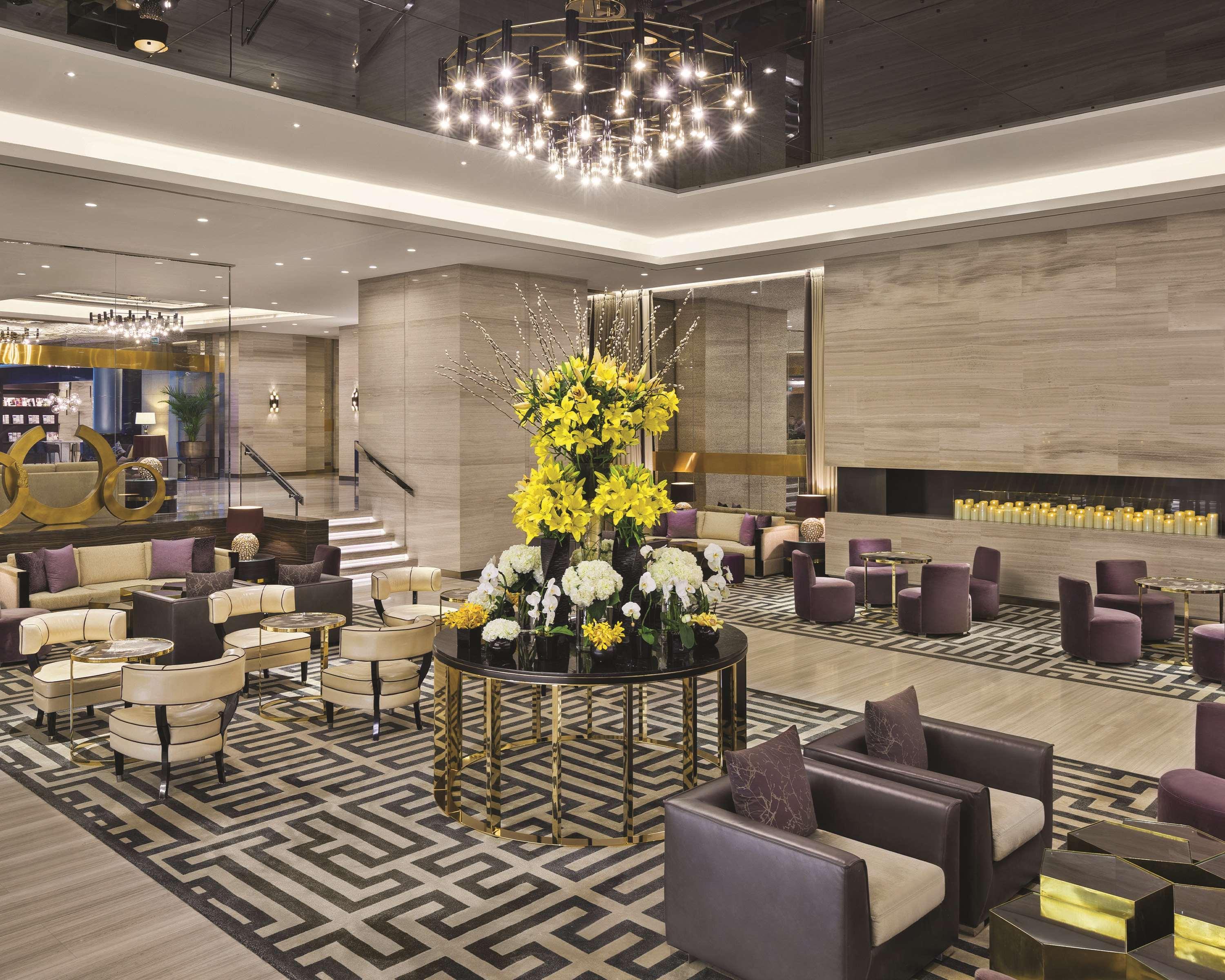 כוויית Hyatt Regency Al Kout Mall מראה חיצוני תמונה The lobby of the hotel
